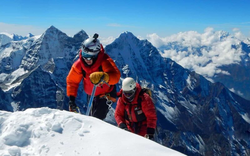 how long does it take to climb mount everest
