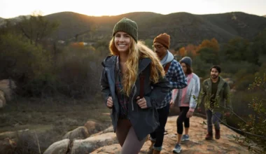 what to wear for trekking​